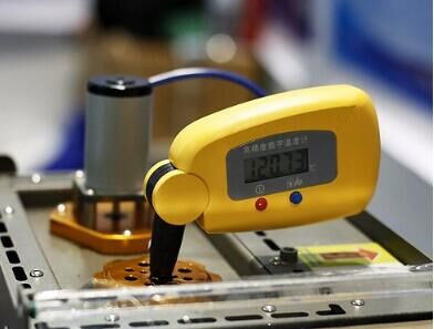 DY-69高精度數(shù)字溫度計(jì)